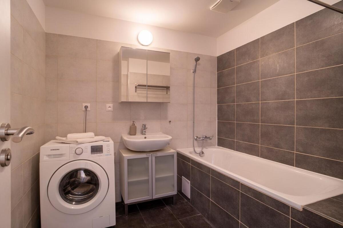 Chic Urban 1br And Easy Parking Apartmán Bratislava